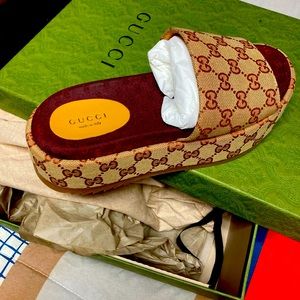 GUCCI SLIDES OFFICIAL